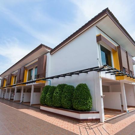 The Ring Hotel Hat Yai Buitenkant foto