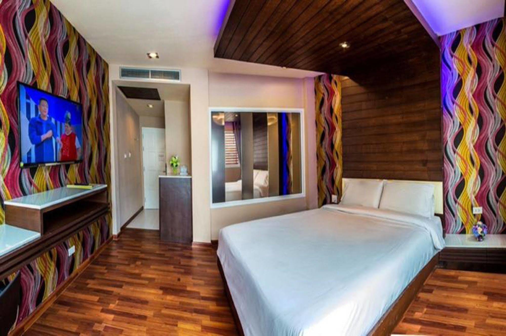 The Ring Hotel Hat Yai Buitenkant foto