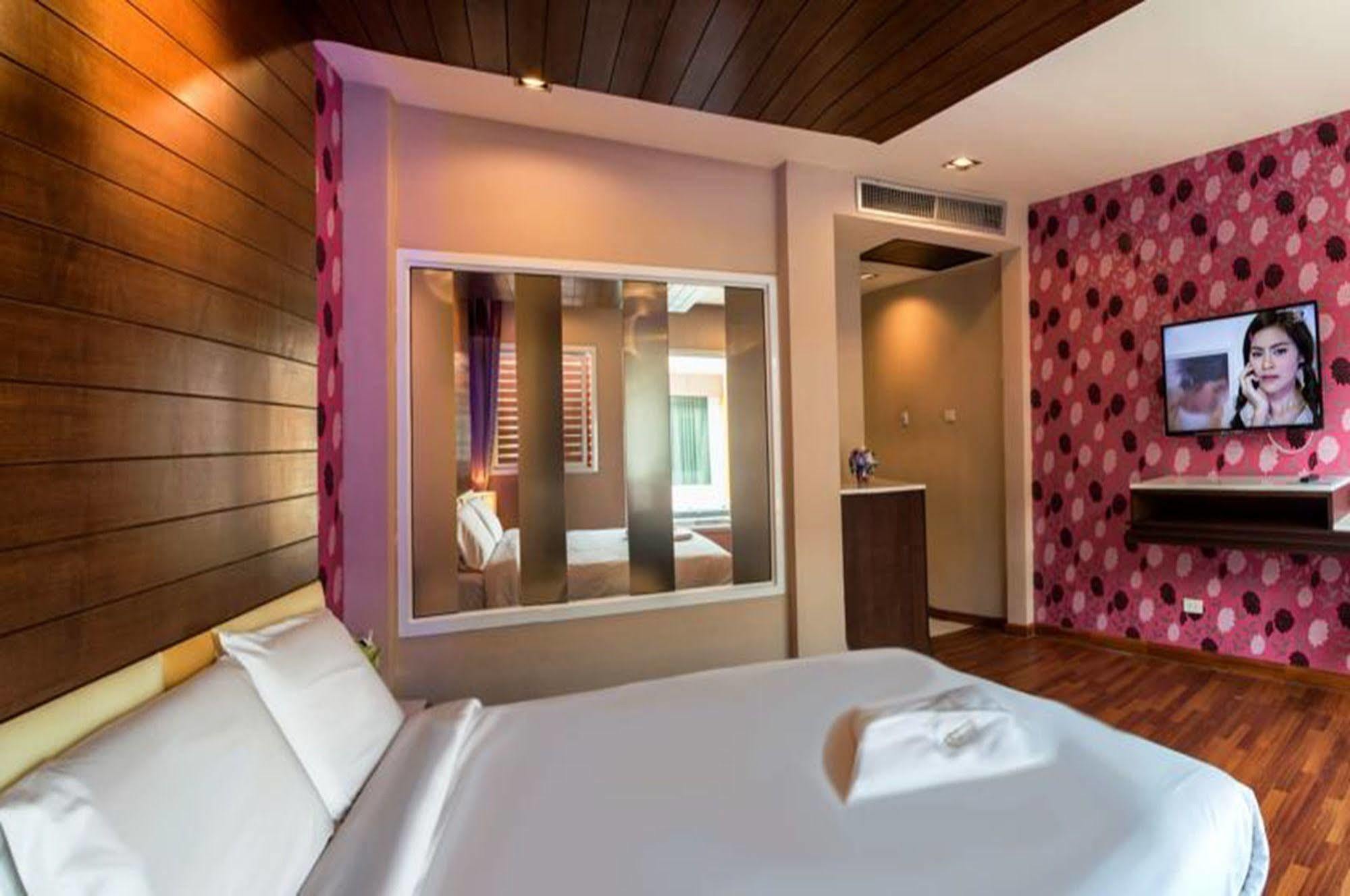 The Ring Hotel Hat Yai Buitenkant foto