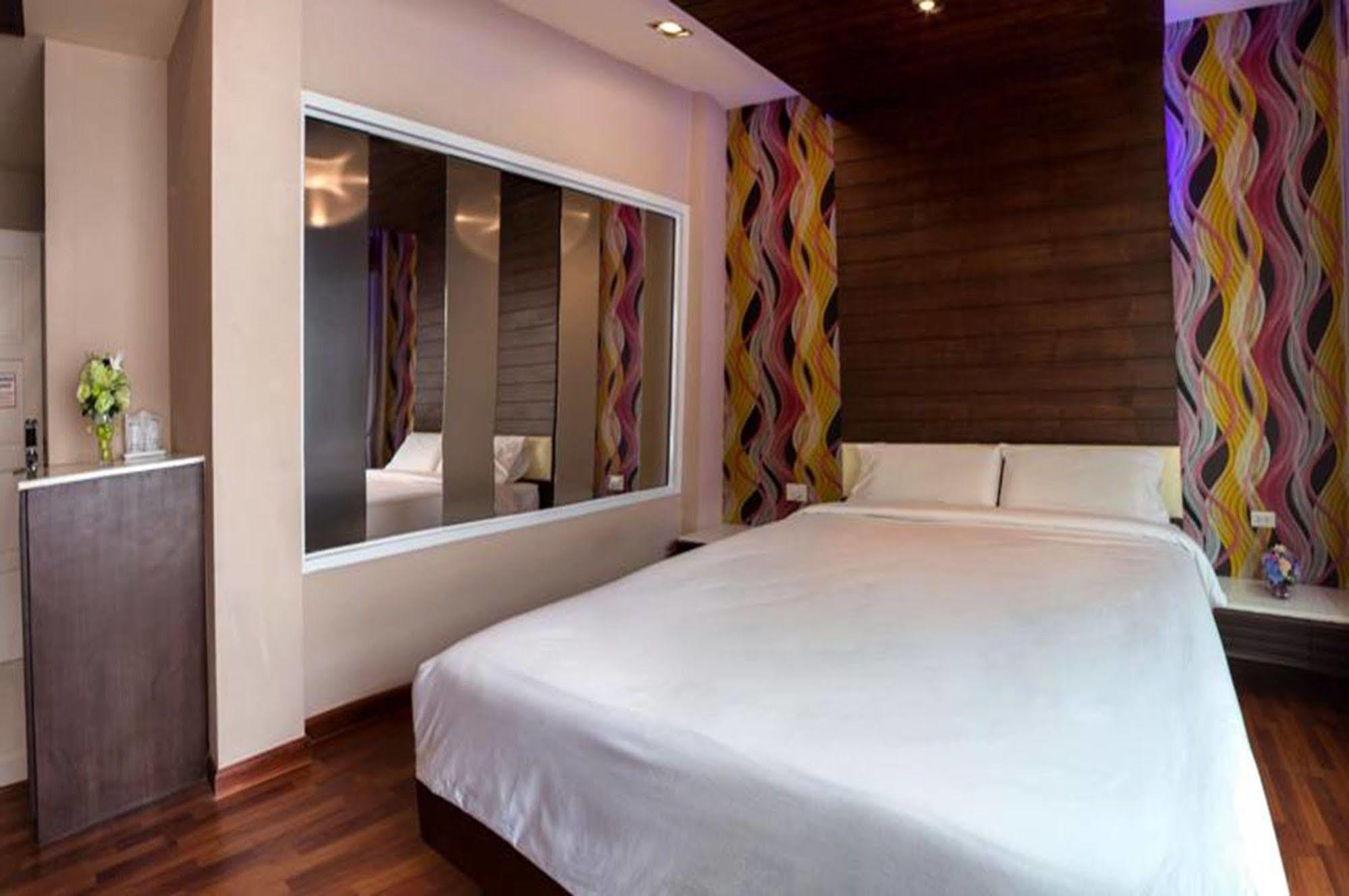 The Ring Hotel Hat Yai Buitenkant foto
