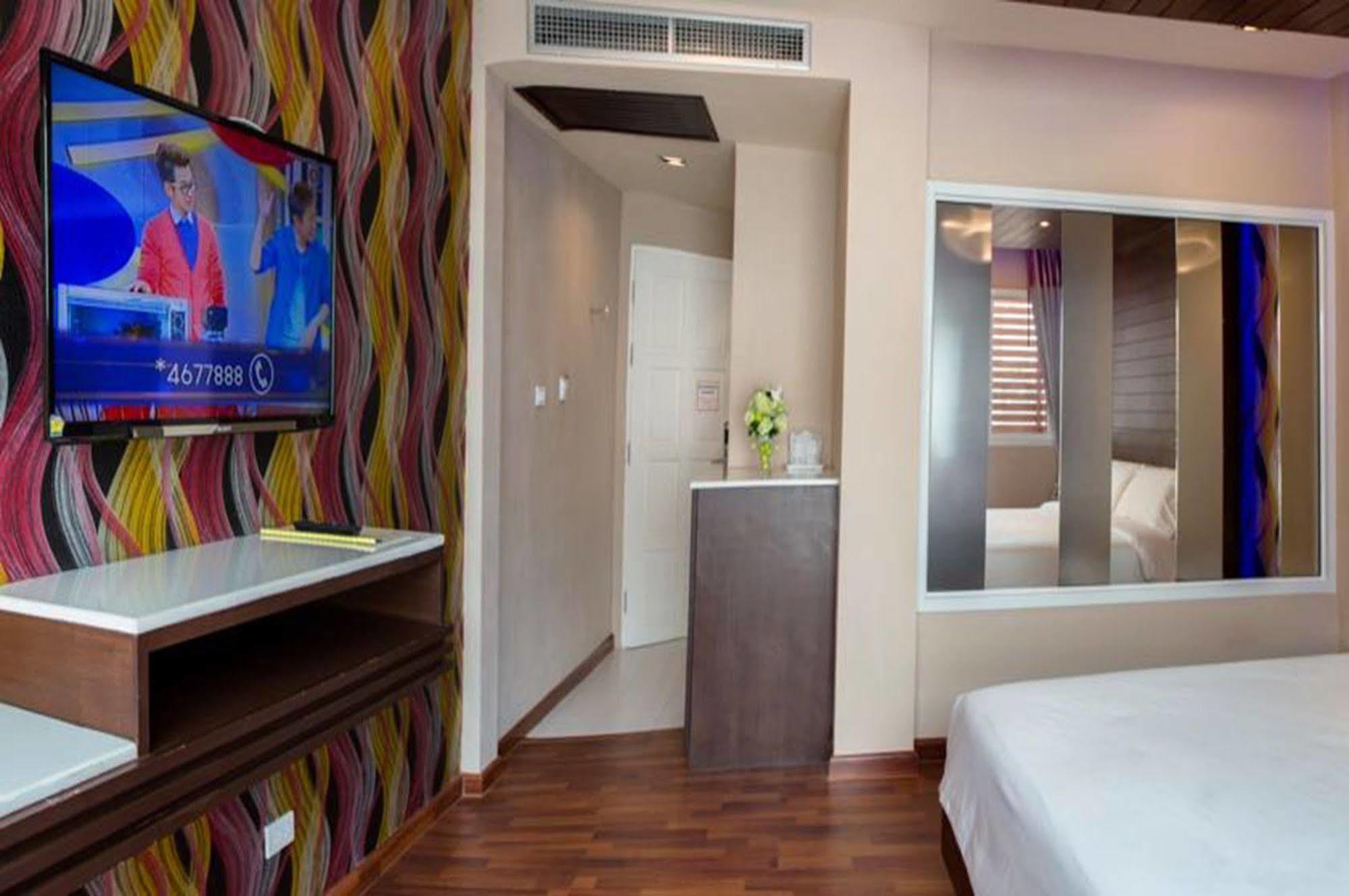 The Ring Hotel Hat Yai Buitenkant foto
