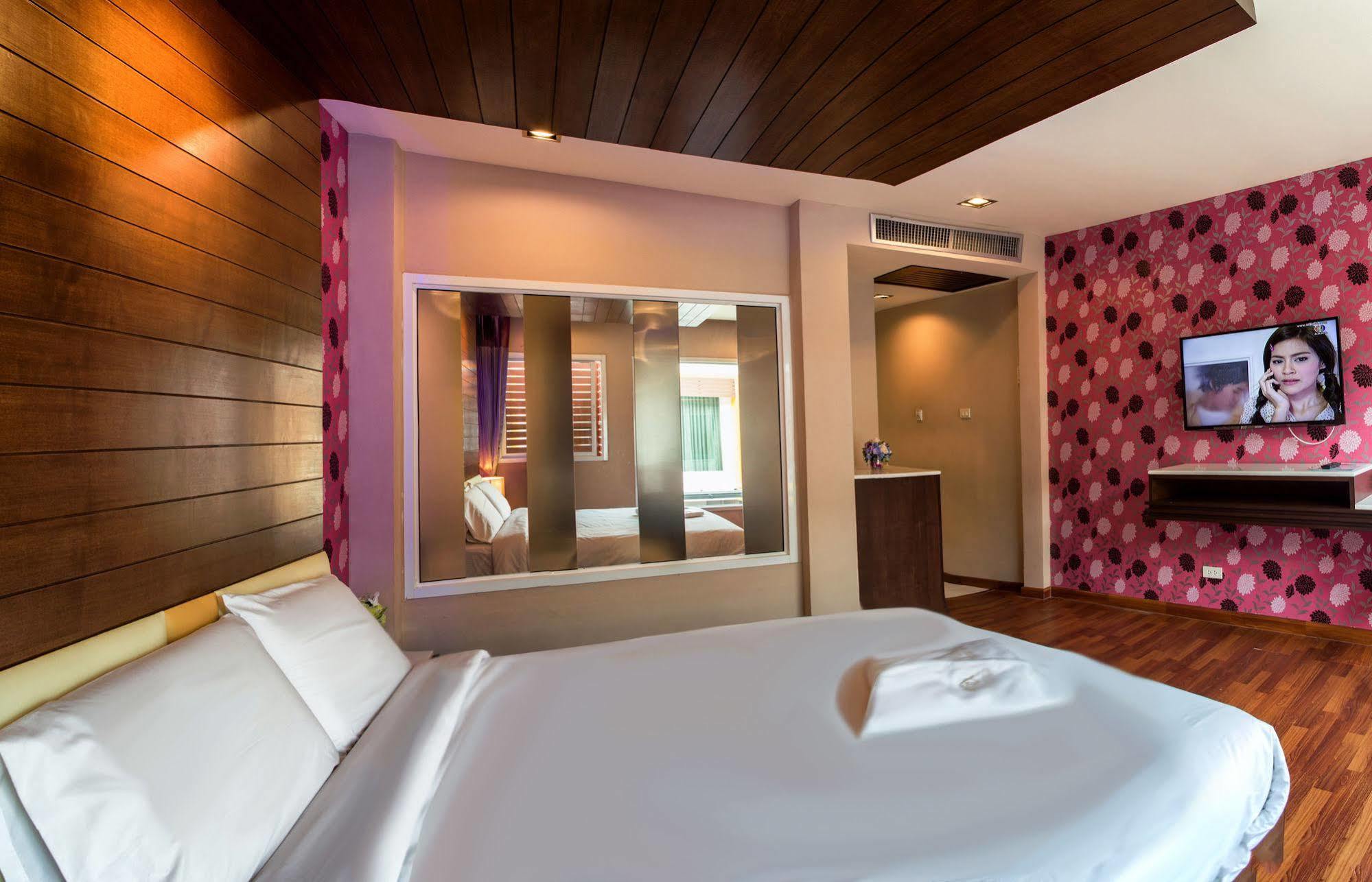 The Ring Hotel Hat Yai Buitenkant foto